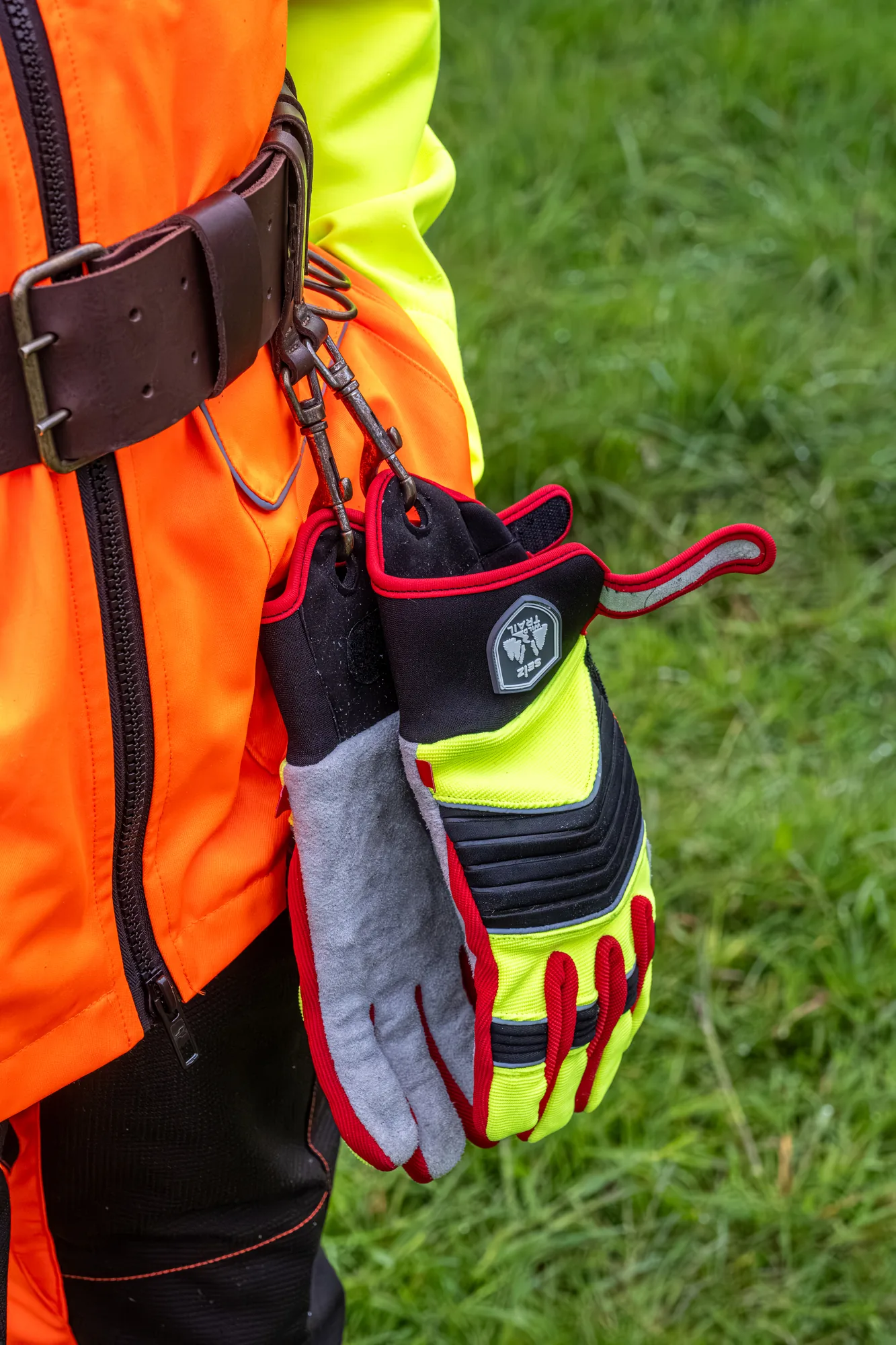 ADURO Hundefuehrer Handschuhe Seiz Wild Trail im Praxiseinsatz